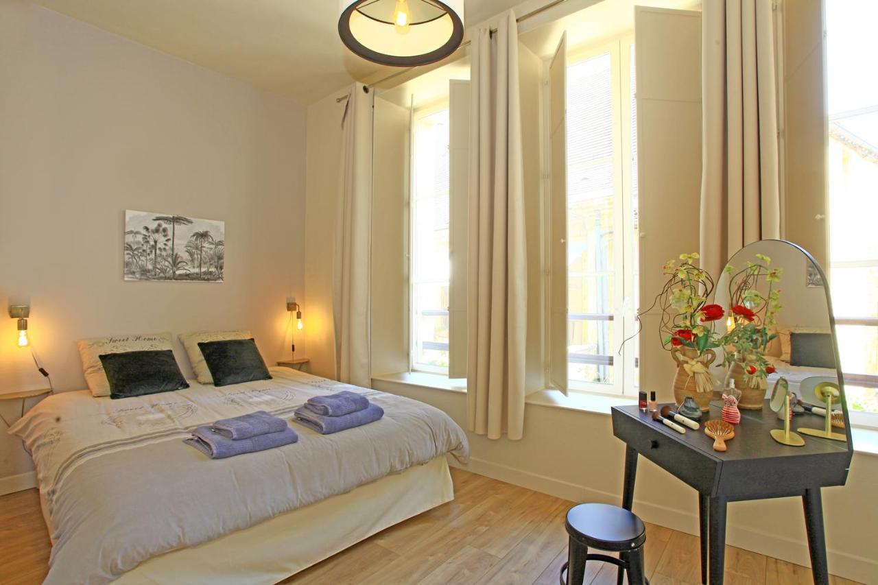 Appartement Centre Medieval Le Boudoir De Marie Sarlat-la-Caneda Bagian luar foto