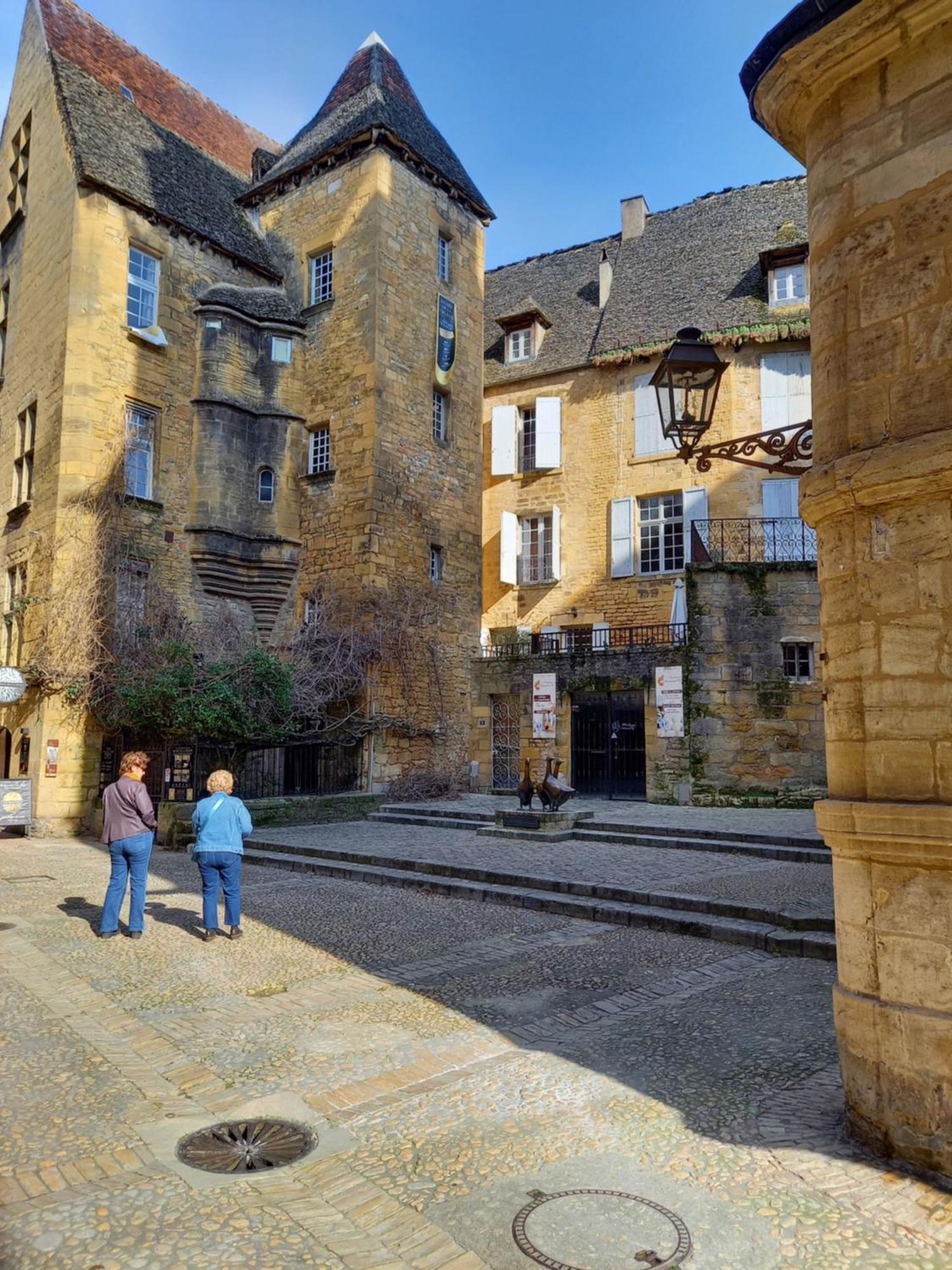 Appartement Centre Medieval Le Boudoir De Marie Sarlat-la-Caneda Bagian luar foto