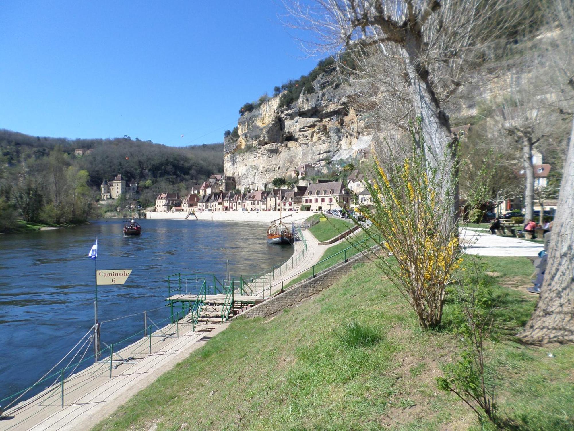 Appartement Centre Medieval Le Boudoir De Marie Sarlat-la-Caneda Bagian luar foto